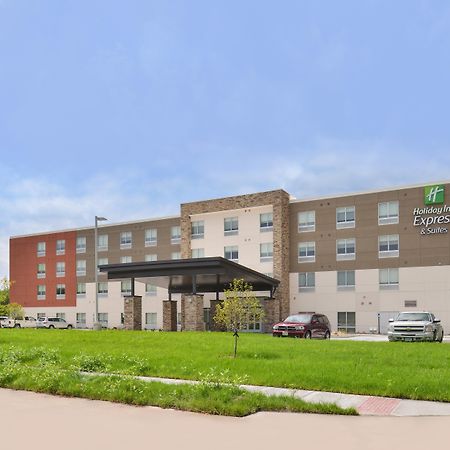 Holiday Inn Express & Suites Omaha Airport By Ihg Carter Lake Esterno foto
