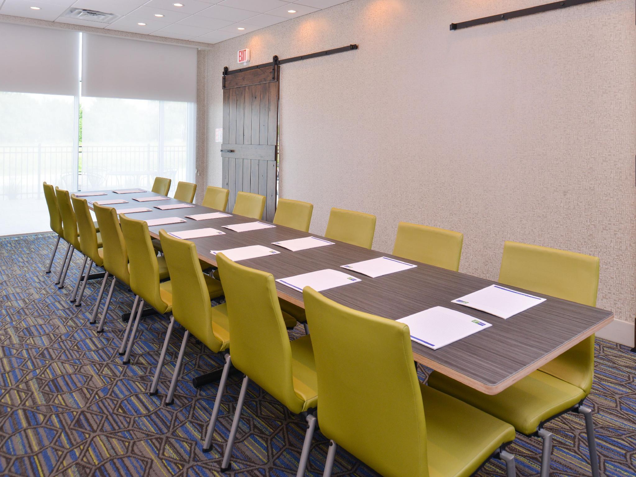 Holiday Inn Express & Suites Omaha Airport By Ihg Carter Lake Esterno foto