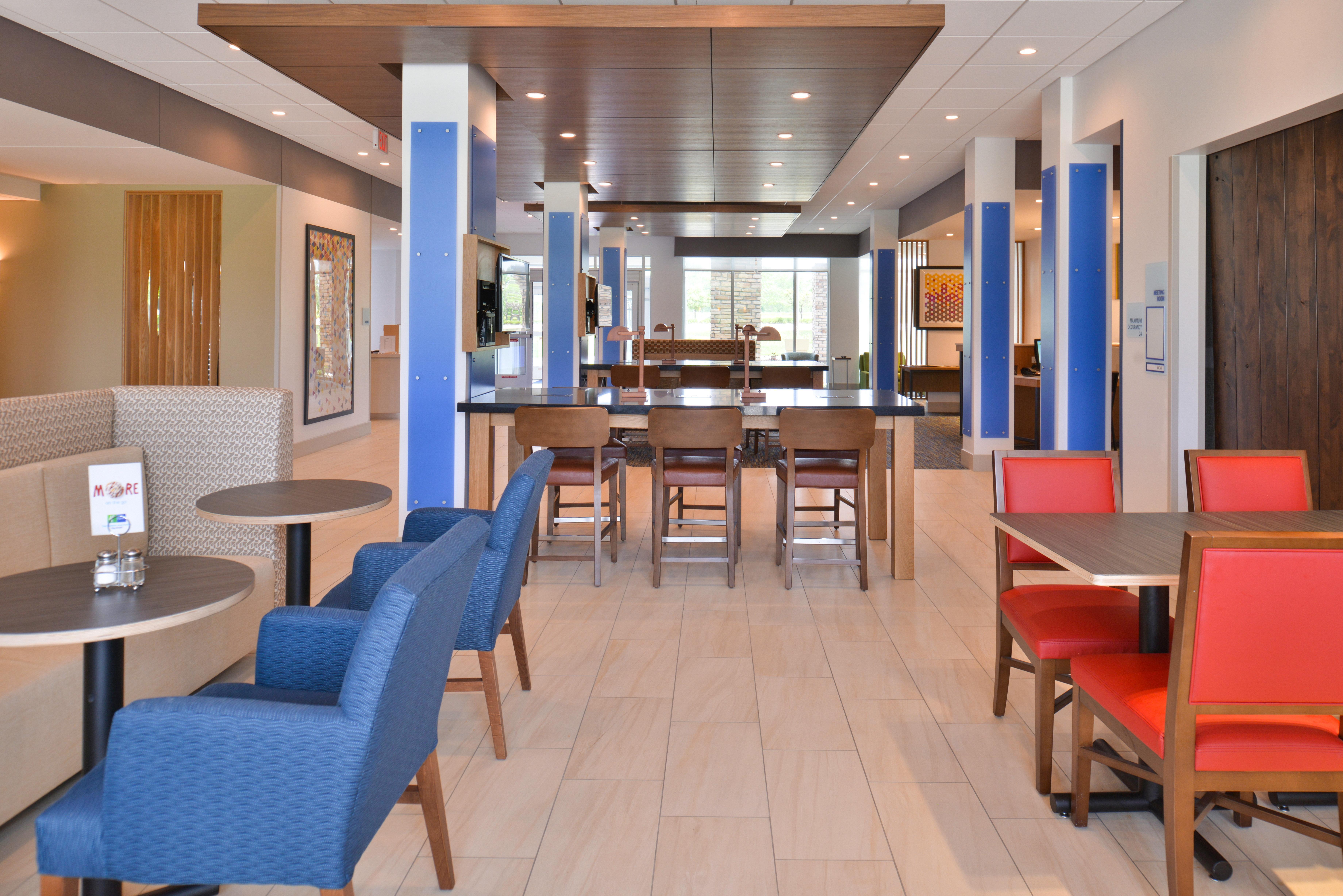 Holiday Inn Express & Suites Omaha Airport By Ihg Carter Lake Esterno foto