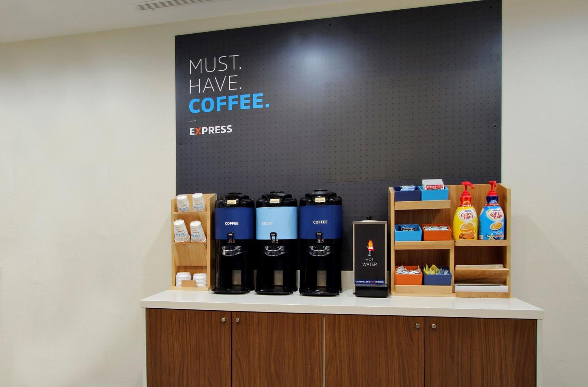 Holiday Inn Express & Suites Omaha Airport By Ihg Carter Lake Esterno foto