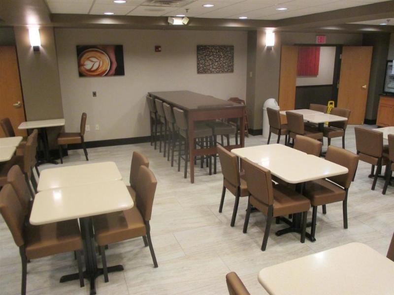 Holiday Inn Express & Suites Omaha Airport By Ihg Carter Lake Esterno foto