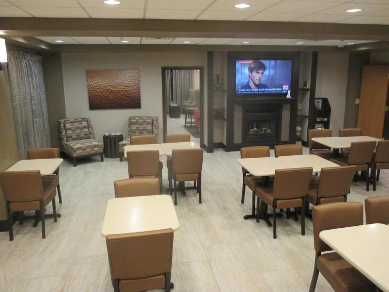 Holiday Inn Express & Suites Omaha Airport By Ihg Carter Lake Esterno foto