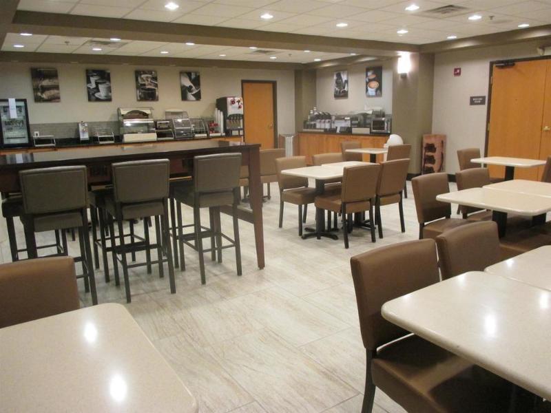 Holiday Inn Express & Suites Omaha Airport By Ihg Carter Lake Esterno foto