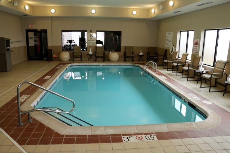 Holiday Inn Express & Suites Omaha Airport By Ihg Carter Lake Esterno foto